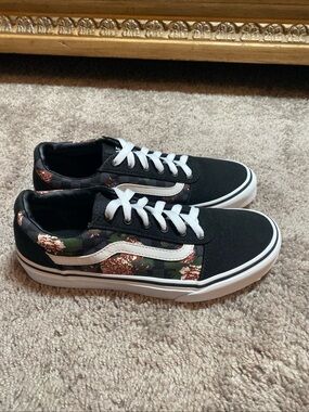 Vans Oldskool Black with Green Floral Camo Panels size 5